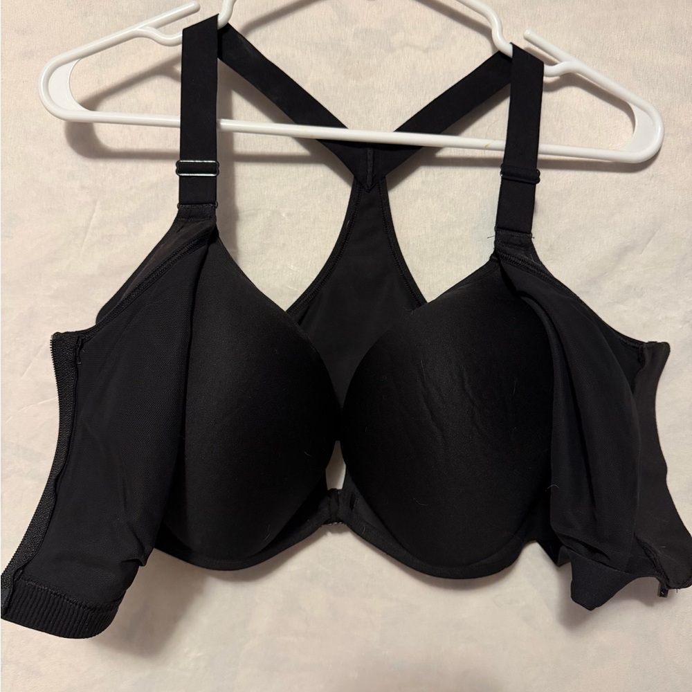Victoria's Secret Black Zip-Front Sports Bra - Picture 3 of 5